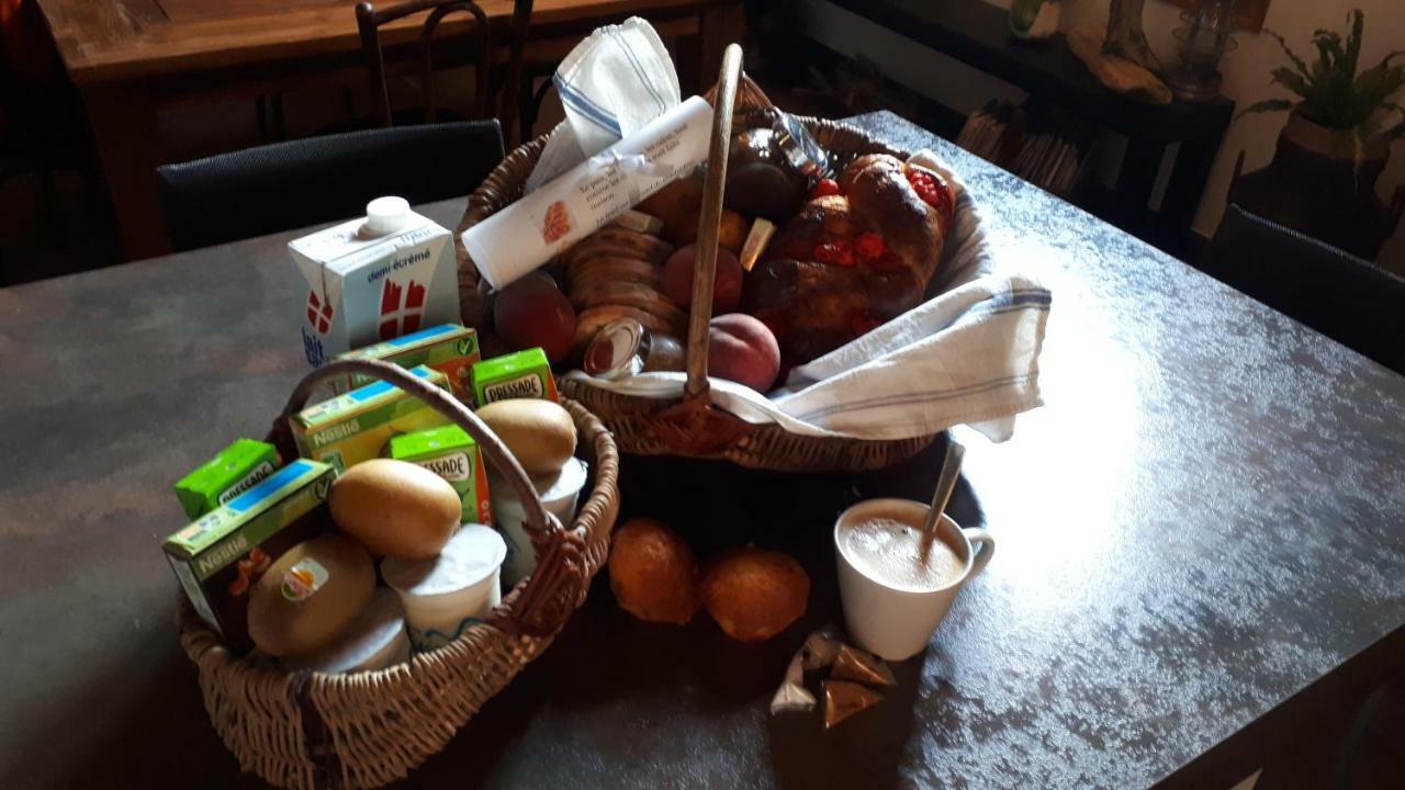 Gite Du Cafe Truchet Saint-Pancrace  ภายนอก รูปภาพ